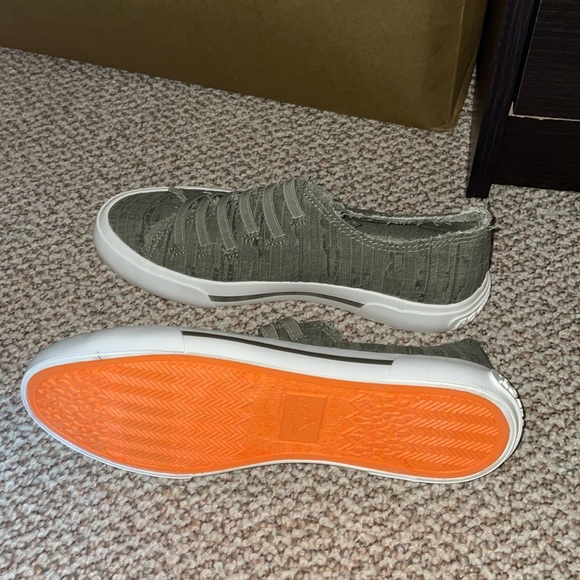 New rocket dog slip ons - Picture 3 of 3